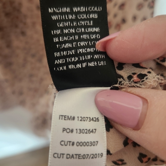 TORRID Plus Size Chiffon Twist Front Tunic Shirt - Size 0/1 - Picture 12 of 13